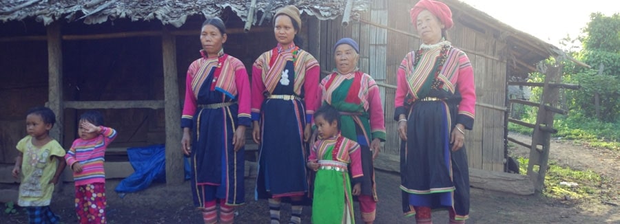 A loikaw Family Picture